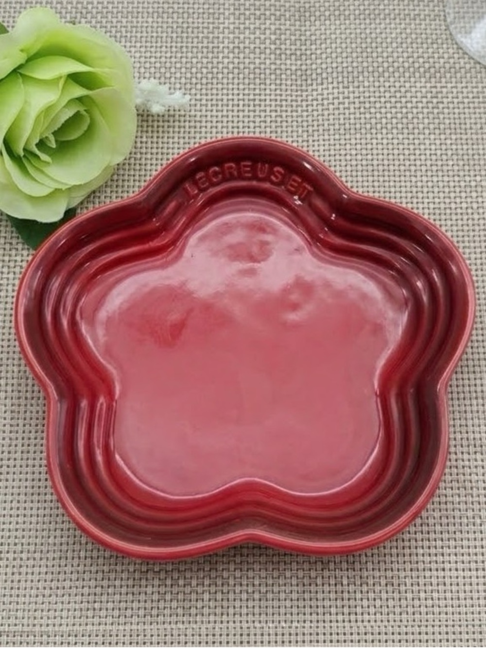 Le Creuset Stoneware Flower Petal Scalloped Trinket Dish Plate Tray